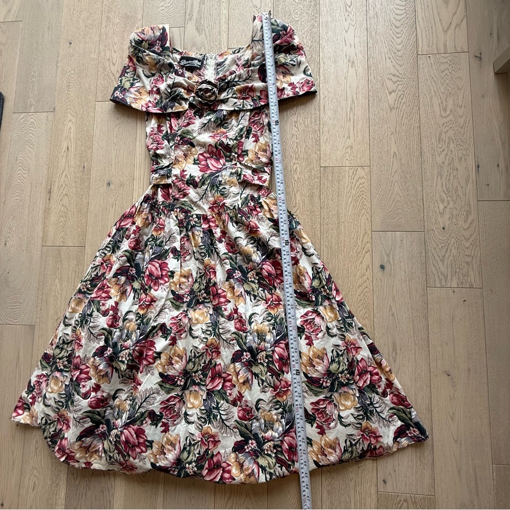 Vintage Floral Off-Shoulder Dress - Picture 3 of 8